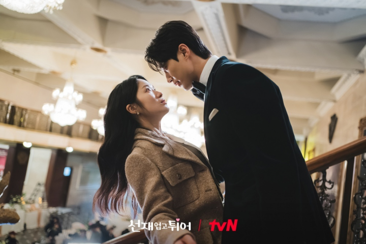 《背着善宰跑》观后心得，2024必看黑马韩剧！由边佑锡、金惠奫主演的纯爱喜剧-1