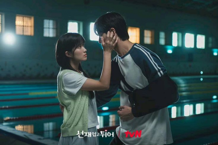 《背着善宰跑》观后心得，2024必看黑马韩剧！由边佑锡、金惠奫主演的纯爱喜剧-1